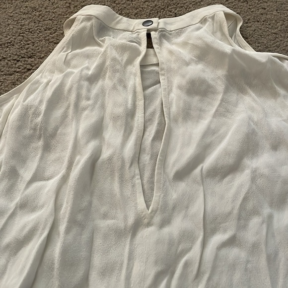 NWOT Aritzia Wilfred Free cold shoulder top - Picture 3 of 4